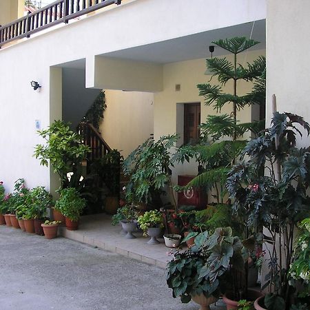 Aris Junior Studio & Apartments نيو كليما المظهر الخارجي الصورة