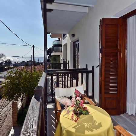 Aris Junior Studio & Apartments نيو كليما المظهر الخارجي الصورة