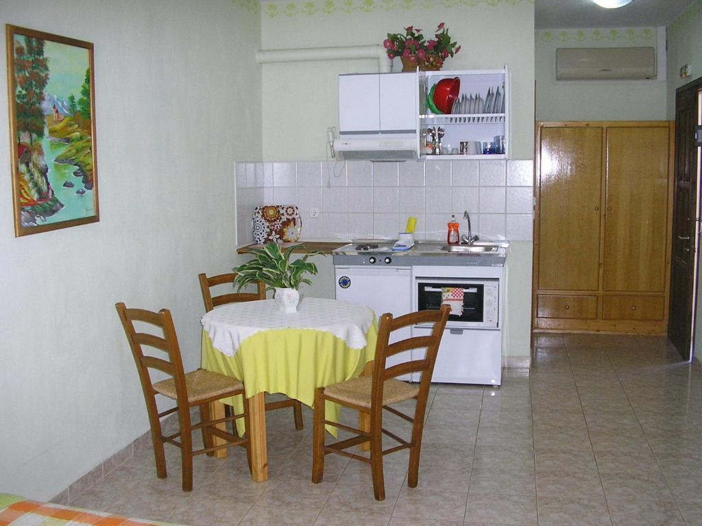 Aris Junior Studio & Apartments نيو كليما المظهر الخارجي الصورة