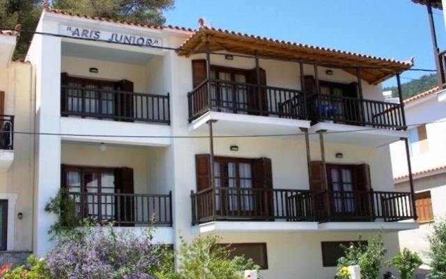 Aris Junior Studio & Apartments نيو كليما المظهر الخارجي الصورة