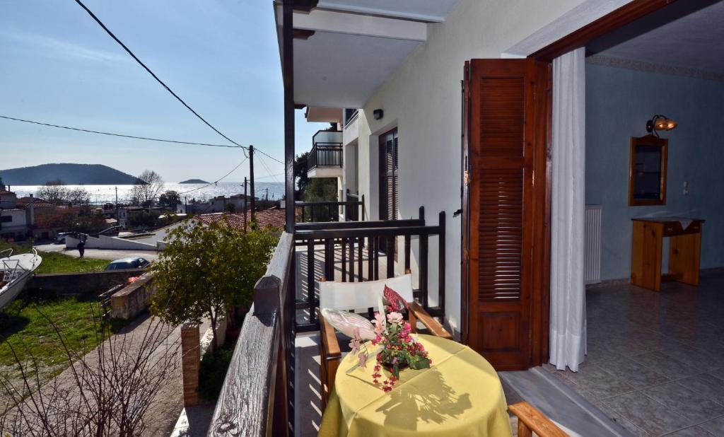 Aris Junior Studio & Apartments نيو كليما المظهر الخارجي الصورة