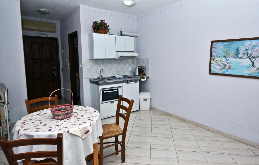Aris Junior Studio & Apartments نيو كليما المظهر الخارجي الصورة